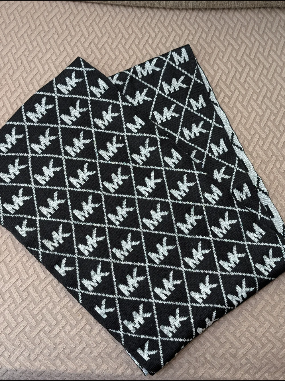 Michael Kors Black & White Infinity Scarf Geometric MK Pattern NWOT